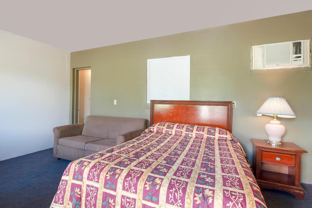 Hotel O Near Fanning Springs State Park Us Hwy 98 Old Town Extérieur photo