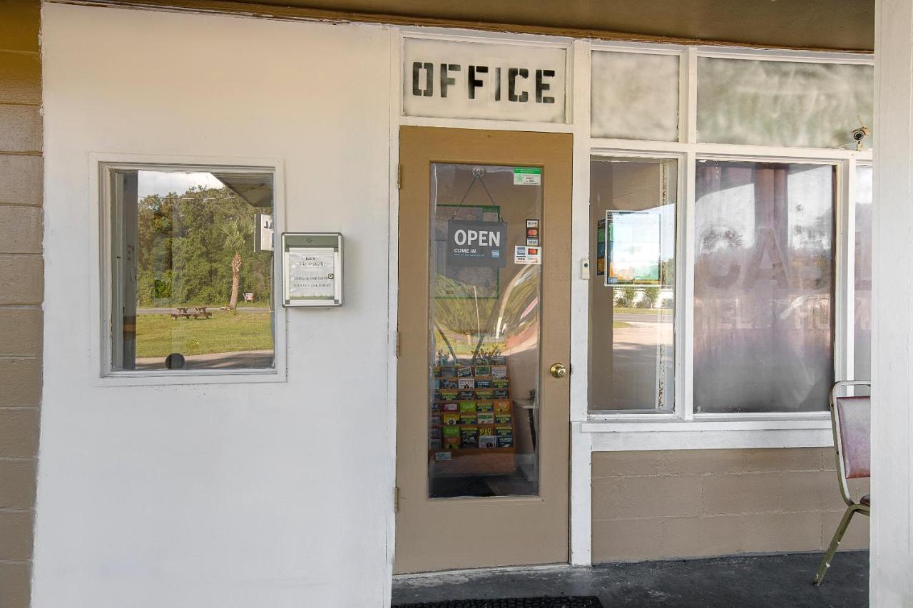 Hotel O Near Fanning Springs State Park Us Hwy 98 Old Town Extérieur photo
