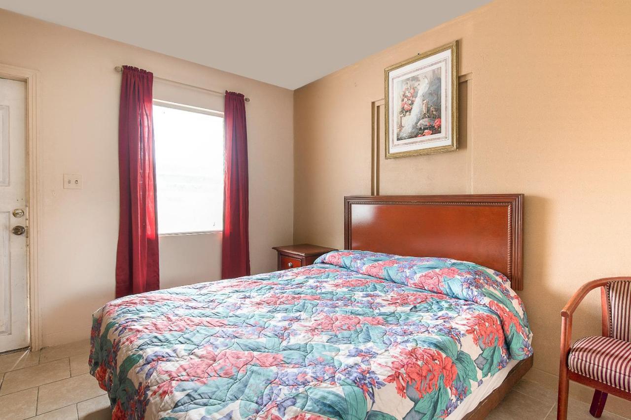 Hotel O Near Fanning Springs State Park Us Hwy 98 Old Town Extérieur photo