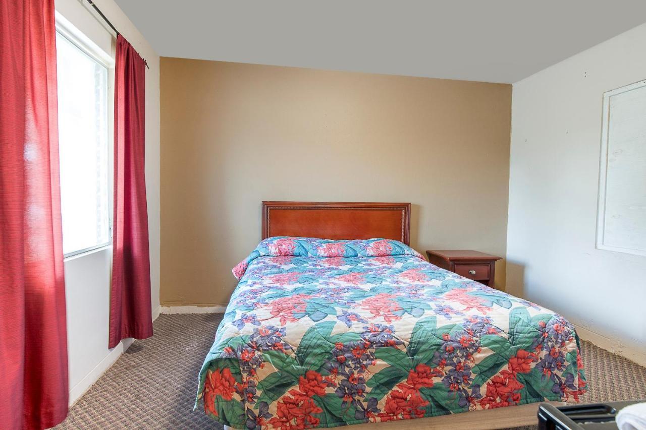 Hotel O Near Fanning Springs State Park Us Hwy 98 Old Town Extérieur photo