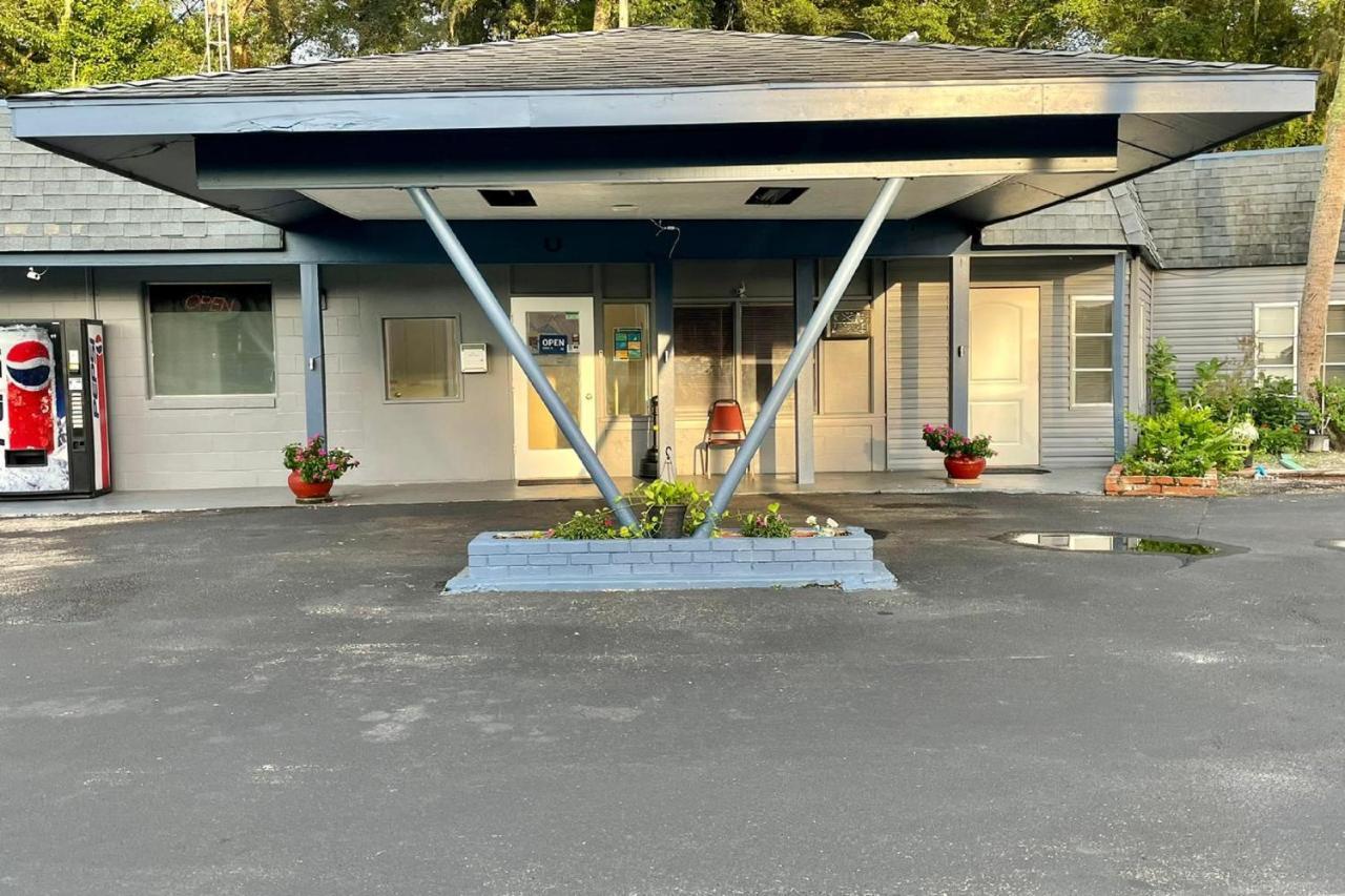 Hotel O Near Fanning Springs State Park Us Hwy 98 Old Town Extérieur photo
